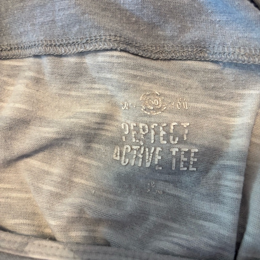 shirt size small - Picture 5 of 5